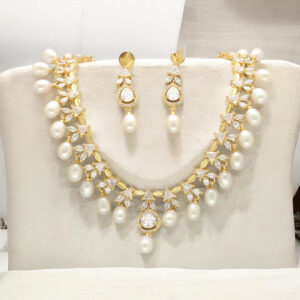 Naina Pearl Necklace Set